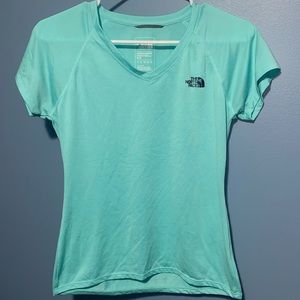 Women’s North Face Shirt